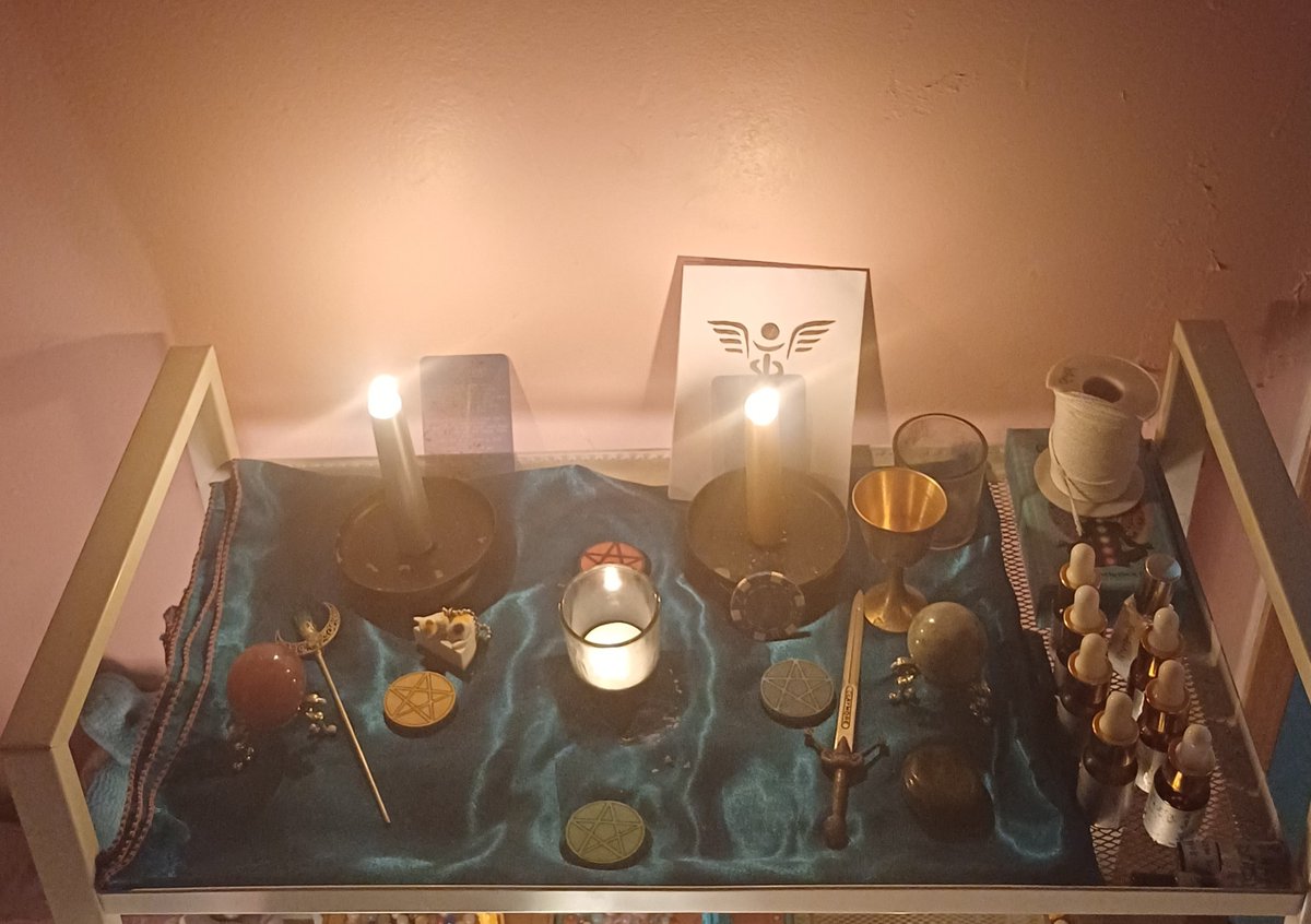 마지막 풀문 에스밧~
이제 1년차 마녀라고 어딜 가든 얘기할 수 있다 후후...