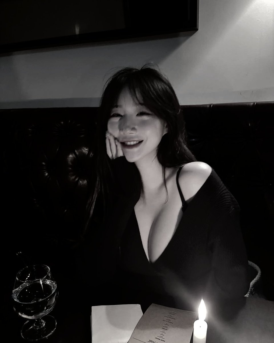 📍 𝗄𝗂𝗌𝗂𝗄 𝗅𝗈𝗎𝗇𝗀𝖾 &amp; 𝗌𝖾𝖺𝖿𝗈𝗈𝖽 𝗋𝖾𝗌𝗍𝖺𝗎𝗋𝖺𝗇𝗍.

the happiest hour of them all. ♥︎