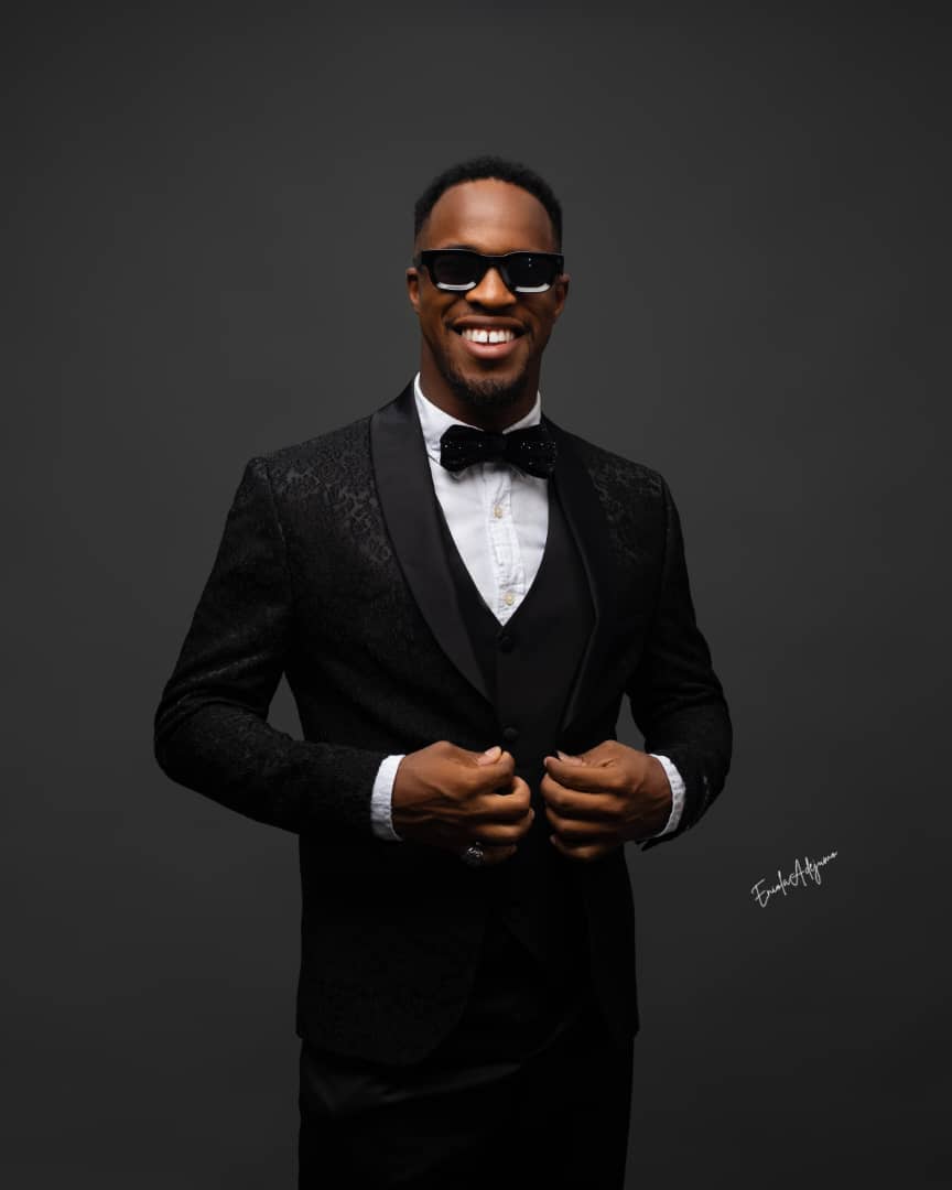 Congratulations to my Son for graduating with FIRST CLASS DEGREE from UNILAG's Creative Art Department! 🎓✨ A true testament to hard work and talent! 
#ProudMoment 
#FutureCreative
#faithiawillams
#faithiabalogun