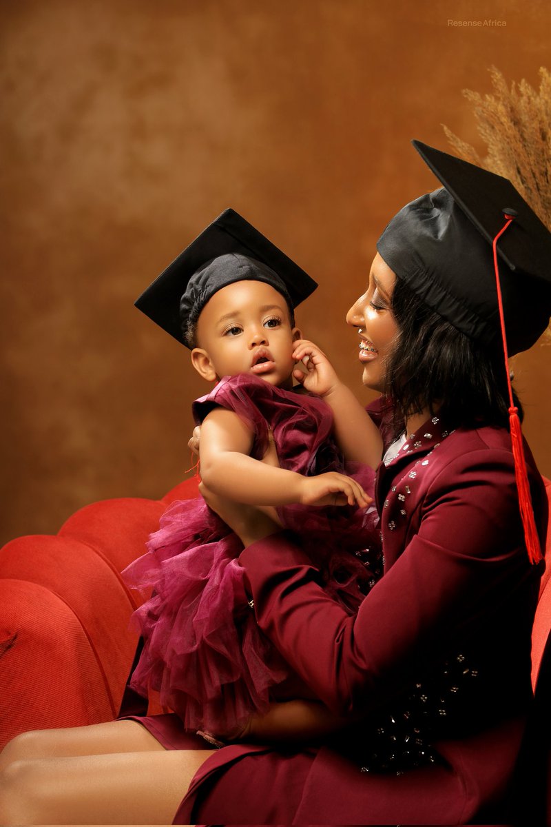 🥹❤️Many say I make motherhood so easy and effortless but ovcos I have my days so I wanna thank the Lord for helping do this course with my pregnancy and giving me the most beautiful girl in the world my zoe 🥹🥰