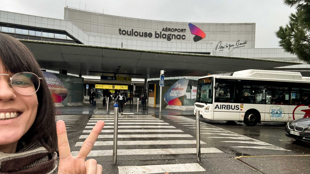 AndyFidel_'s tweet photo. 2025 is starting 🔥
Kicking off the year with travels & gatherings. Grateful for the chance to talk about #SocialVR for remote teams and global networks.
If you’re around, let’s connect! 😊
🇪🇸 @PlaNET_Madrid_ #PlaNET25
🇺🇸 @XR_Bootcamp @mitrealityhack
🇫🇷 #ExperienceVision https://t.co/Bed9UvPptq
