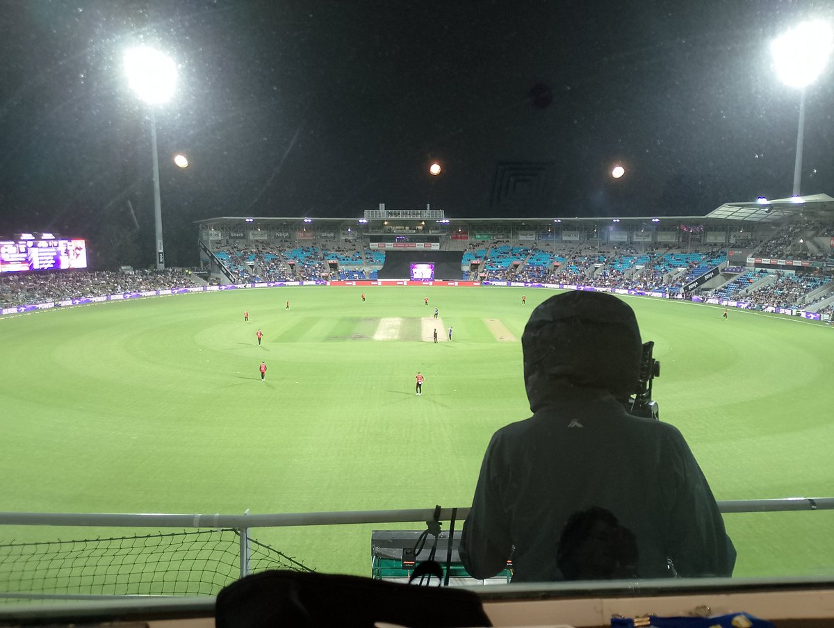 duckybester85's tweet photo. Another night of BBL action with the Hurricanes and Renegades playing tonight. A key game for the home side with a Canes win at minimum securing a top 3 spot.
#scorersview as per below for the @CricketNotchers
(1/3) https://t.co/Yi441QzFEK