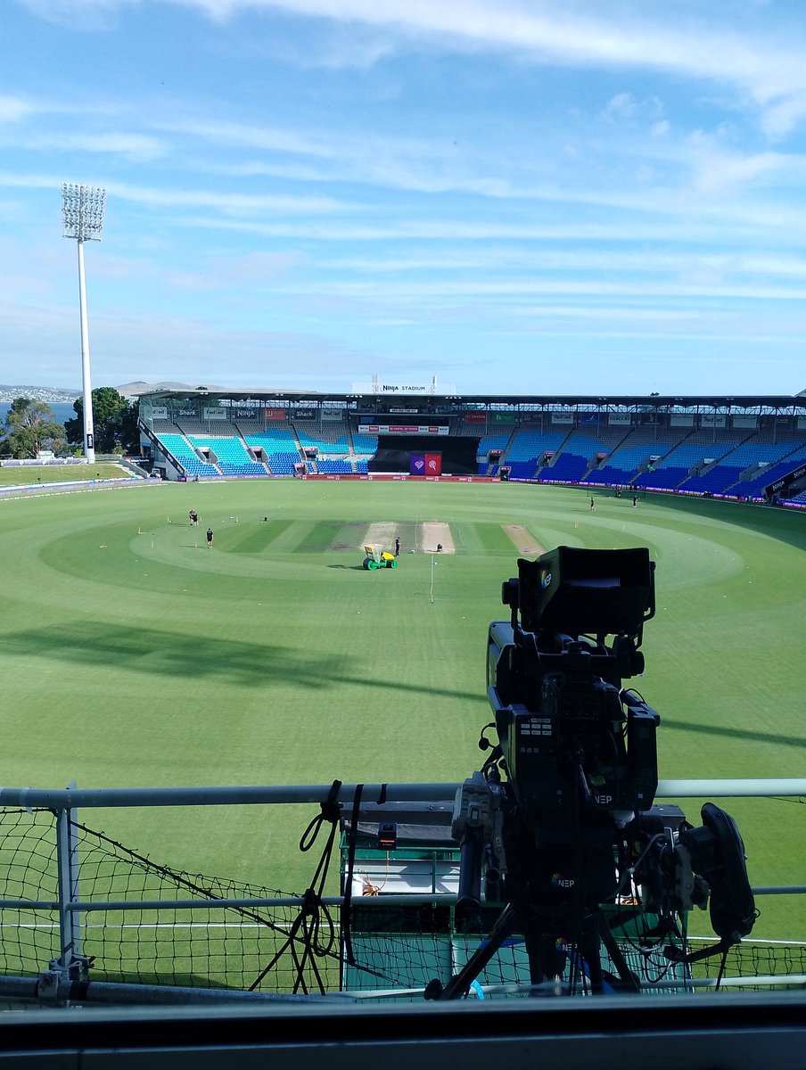 duckybester85's tweet photo. Another night of BBL action with the Hurricanes and Renegades playing tonight. A key game for the home side with a Canes win at minimum securing a top 3 spot.
#scorersview as per below for the @CricketNotchers
(1/3) https://t.co/Yi441QzFEK