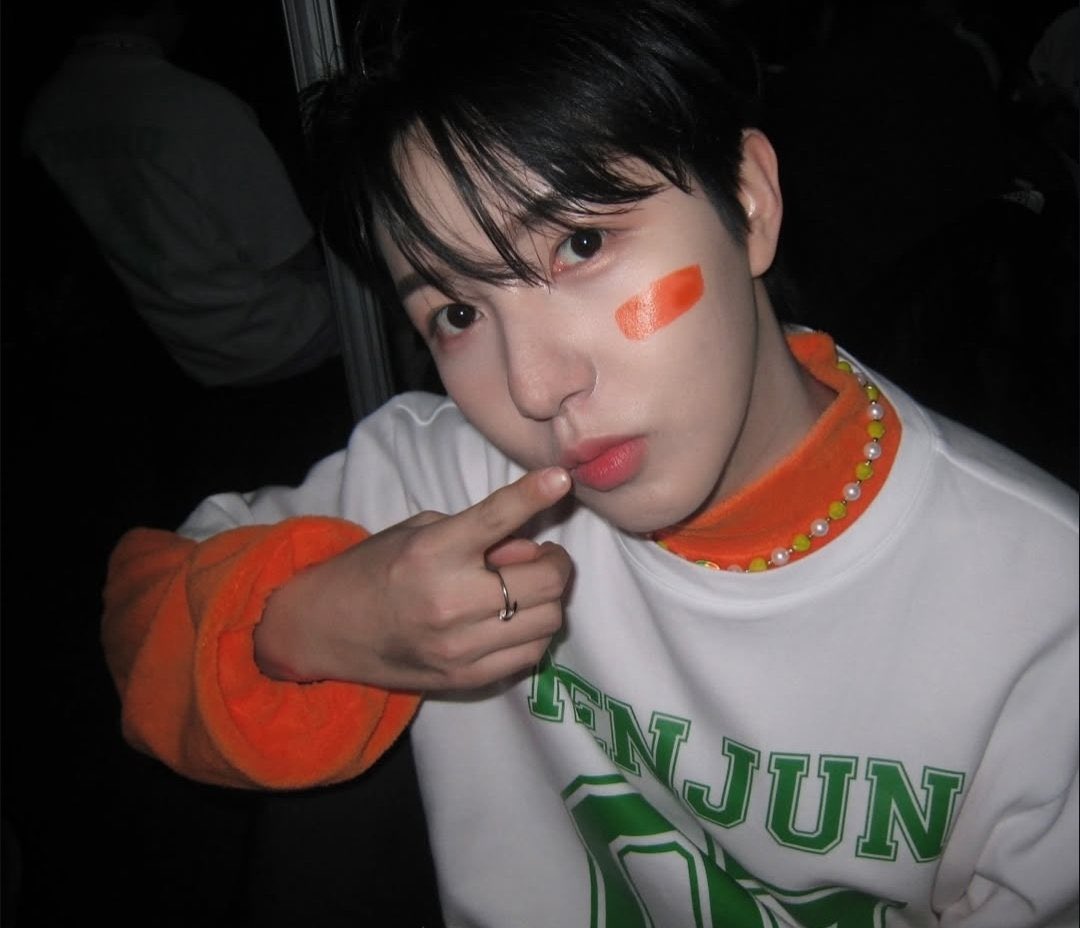 Rennjuni's tweet photo. Dipped in sunshine and sprinkled with sweetness, just like orange-flavored candy. https://t.co/DWHFbJacdn