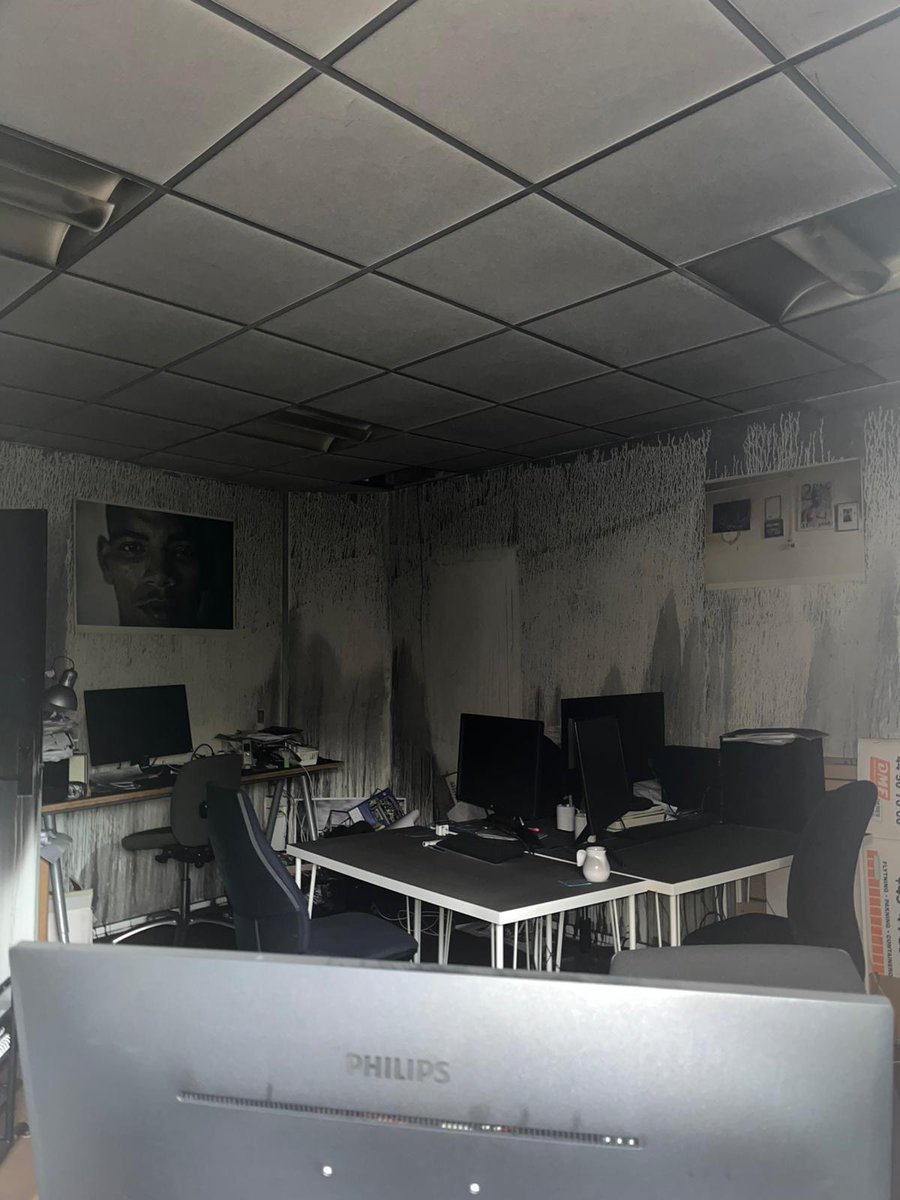 ⚠️Yesterday @GlobalAktion in Denmark faced a horrifying act of violence. Their office was destroyed in an arson attack.
Thankfully activists and neighbors are safe.
This attack targets their courageous stand for Western Sahara’s freedom.
Brandstifterne vil ikke få os til at tie!