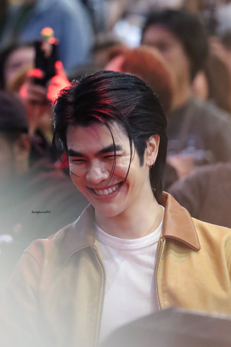 มุมายต้องได้กินสโมกกี้ tweet media