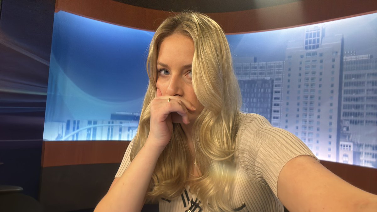 carly berglund tweet media