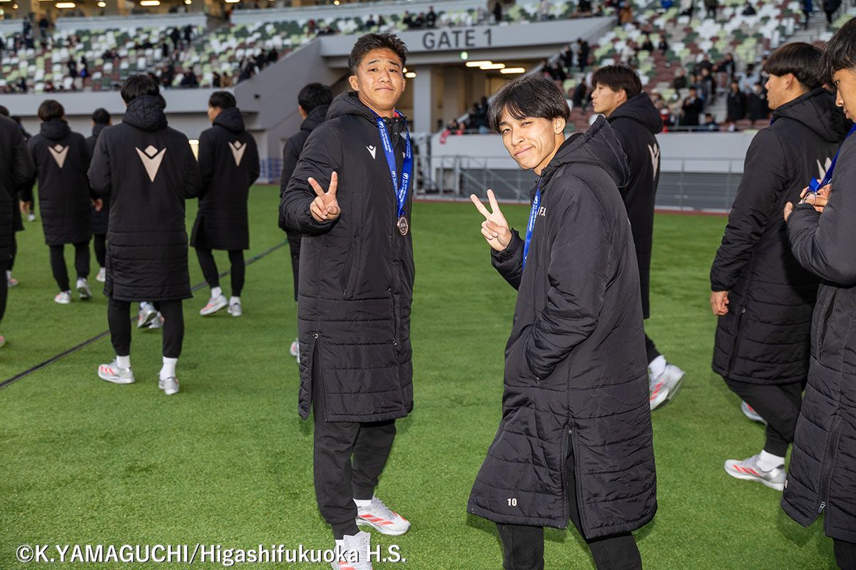 写真館】第103回全国高校サッカー選手権大会（3位表彰式） 「ピース