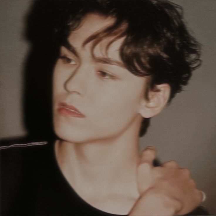 pgymyowl's tweet image. QRT/RTs will be appreciated!

Hi, since I wanna back to cyber world, I have a mission to find my new mate in here! No worry, I'm on my legal age. I like coffee and cast, also I love books. I set my eyes on TXT, Seventeen, GFriend, Nadin Amizah &amp;amp; many more. Will you be my friend?