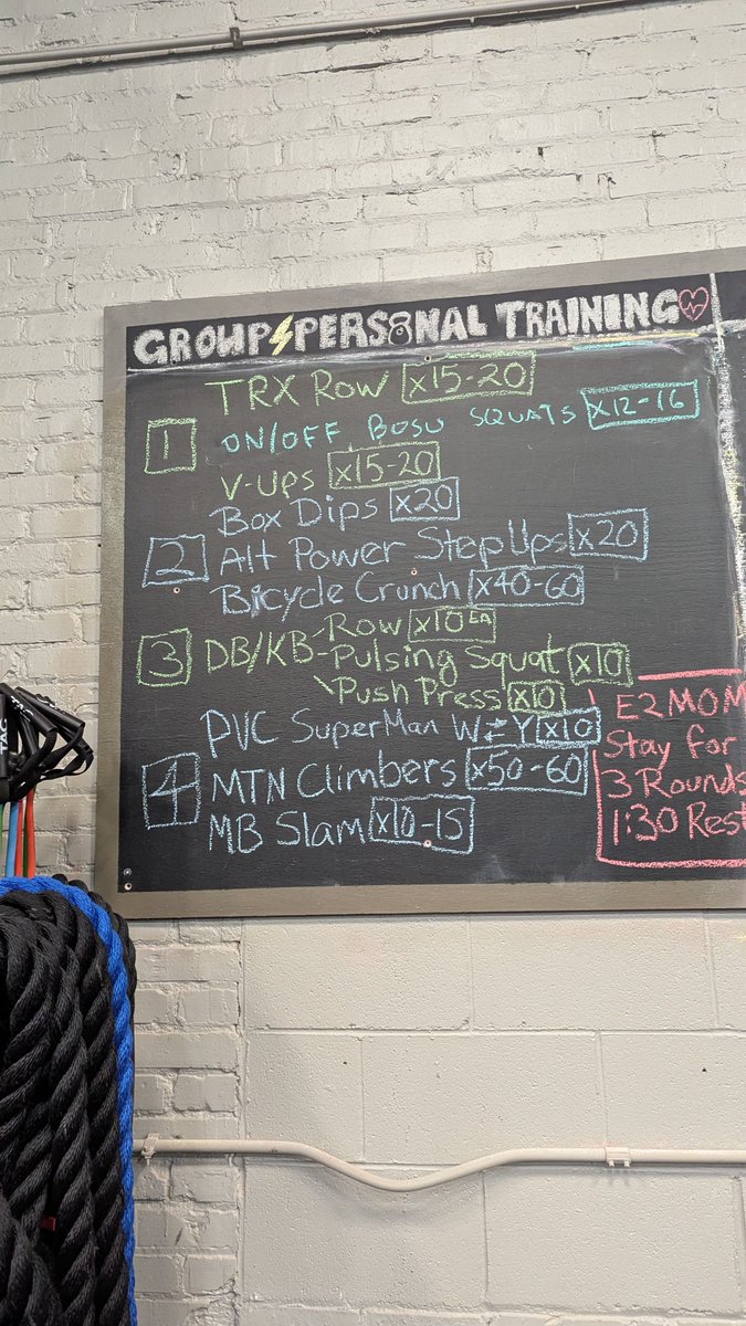 SiliconShecky's tweet photo. Back at it today. Each station you had 2 min to complete 3 exercises. At the 2 min mark start over. 3 rounds then 90sec off before the next station. Only 2 small mods for me today.
#push4progress #wehackhealth https://t.co/cYXHPfHtBA