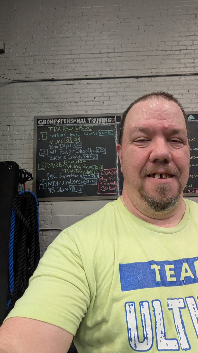 SiliconShecky's tweet photo. Back at it today. Each station you had 2 min to complete 3 exercises. At the 2 min mark start over. 3 rounds then 90sec off before the next station. Only 2 small mods for me today.
#push4progress #wehackhealth https://t.co/cYXHPfHtBA