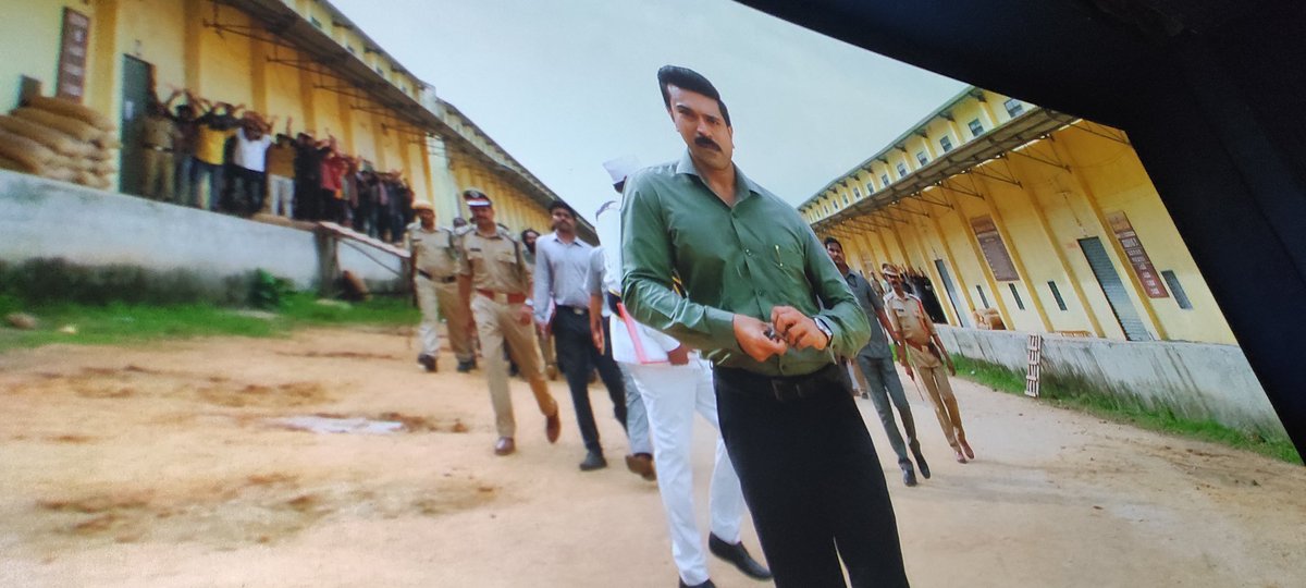 Mahesh56075483's tweet photo. Watching #GameChangerBlockbuster 3rd time at
Sudharshan 35MM 💥🔥😎
@AlwaysRamCharan Anna 💥🔥 theatre motham Full 😎 https://t.co/nLGXwJR7IB