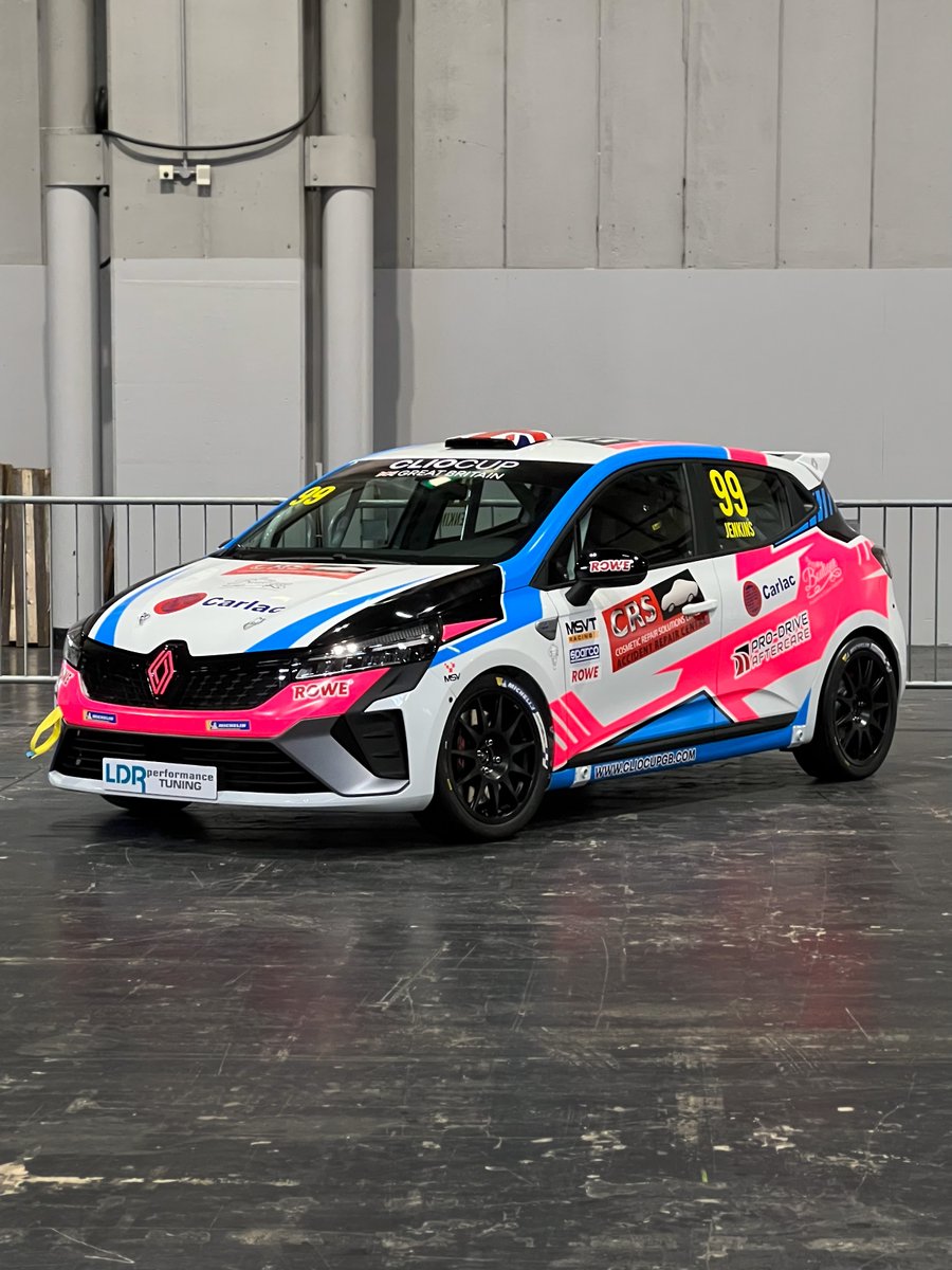 LNGraphicDesign's tweet photo. Ben Jenkin's freshly wrapped @LDRTuning @ClioCupGB ready to hit the main stage at last weeks @Autosport_Show 🏁
https://t.co/3dnk8L527g
#lngraphicdesigns #raceliverywrap #wraps #wrapped #graphics #racecarwraps #cliocup #autosportshow #racing #msvracing https://t.co/SGpZYyekGx