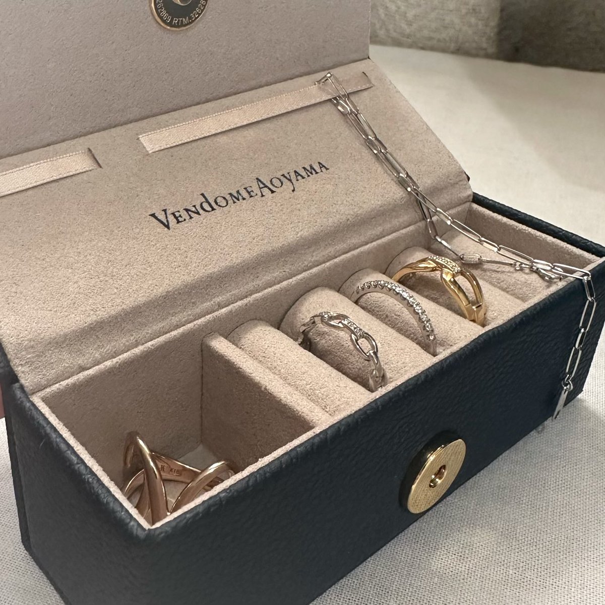 ヴァンドーム青山 on X