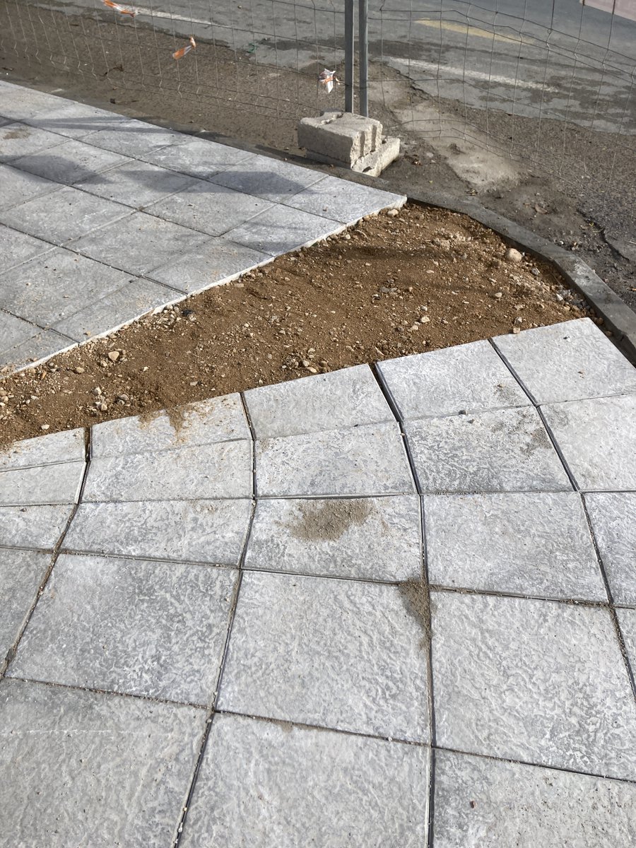 AVV_LaUnion's tweet photo. Quedan pequeños detalles para terminarla, y muchos desperfectos que reparar, ¿cuándo van ha hacerlo? ¿a qué esperan? ¿cuánto más tiempo nos van a tener encerrados?
@aytoalgeciras @jilandaluce
🧵4 de 4 🧵 https://t.co/xfrjp16YNY