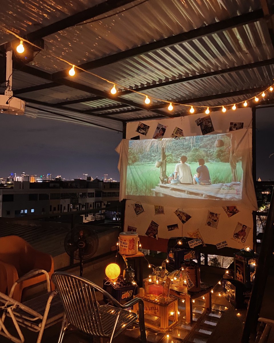 traveloka's tweet photo. POV: movie night di bioskop pribadi dengan city light kota Jakarta bareng doi.

💡 SAVE buat inspirasi playdate-mu https://t.co/vBxilGYCmw