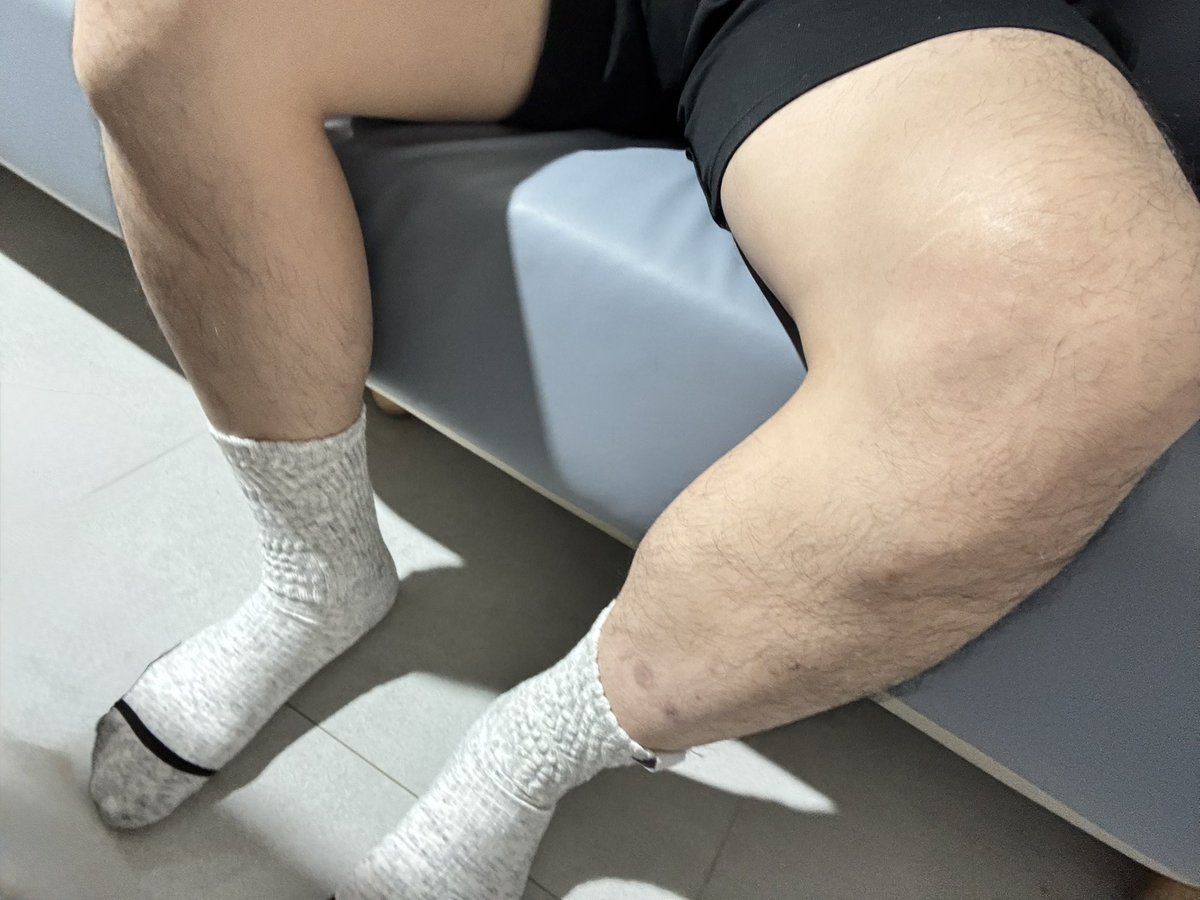 冷冷的天 ，穿襪子好舒服。