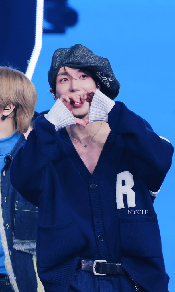 Nicole_teuk's tweet photo. 영원히 그대와 함께🫶🏻
#이특 #LEETEUK #박정수#利特
 #SUPERJUNIOR #슈퍼주니어 https://t.co/Xzn65SlfEO