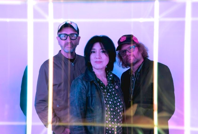 Hoy os presentamos a Miki Berenyi Trio, que no es otra cosa que la nueva banda de la fuera líder de los míticos Lush. indienauta.com/descubre-a-mik…