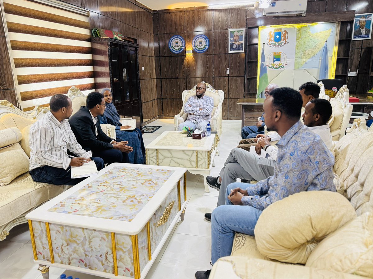 Ministry of Education Jubaland (@moejubaland) on Twitter photo Minister <a href="/abdinasir_mah/">Abdinasir Serar Mah</a> welcomed a delegation from <a href="/unicefsomalia/">UNICEF Somalia</a> Education sector in Kismayo, They discussed strengthening cooperation on education projects in Jubaland. Minister <a href="/abdinasir_mah/">Abdinasir Serar Mah</a> welcomed a delegation from <a href="/unicefsomalia/">UNICEF Somalia</a> Education sector in Kismayo, They discussed strengthening cooperation on education projects in Jubaland.