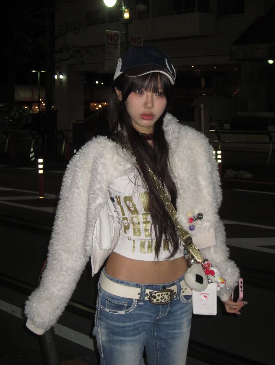 mrnedlser's tweet image. Interaction post ⠀
｡ﾟﾟ･｡･ﾟﾟ｡ 
ﾟ。 Hi I’m winter ୨ৎ
　ﾟ･｡･ﾟ
Definitely not new to this app but returning! Intending on staying around for a whileee this time! 
Looking for friends to bother and play games with 
Like for a dm and rt to be mutuals