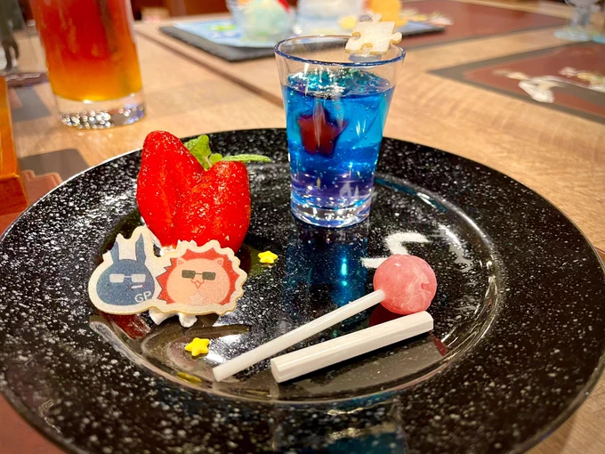 ウサアリプレートも遊園地プレートも多幸感に溢れてる…そしてパエリアが食欲をそそる… 