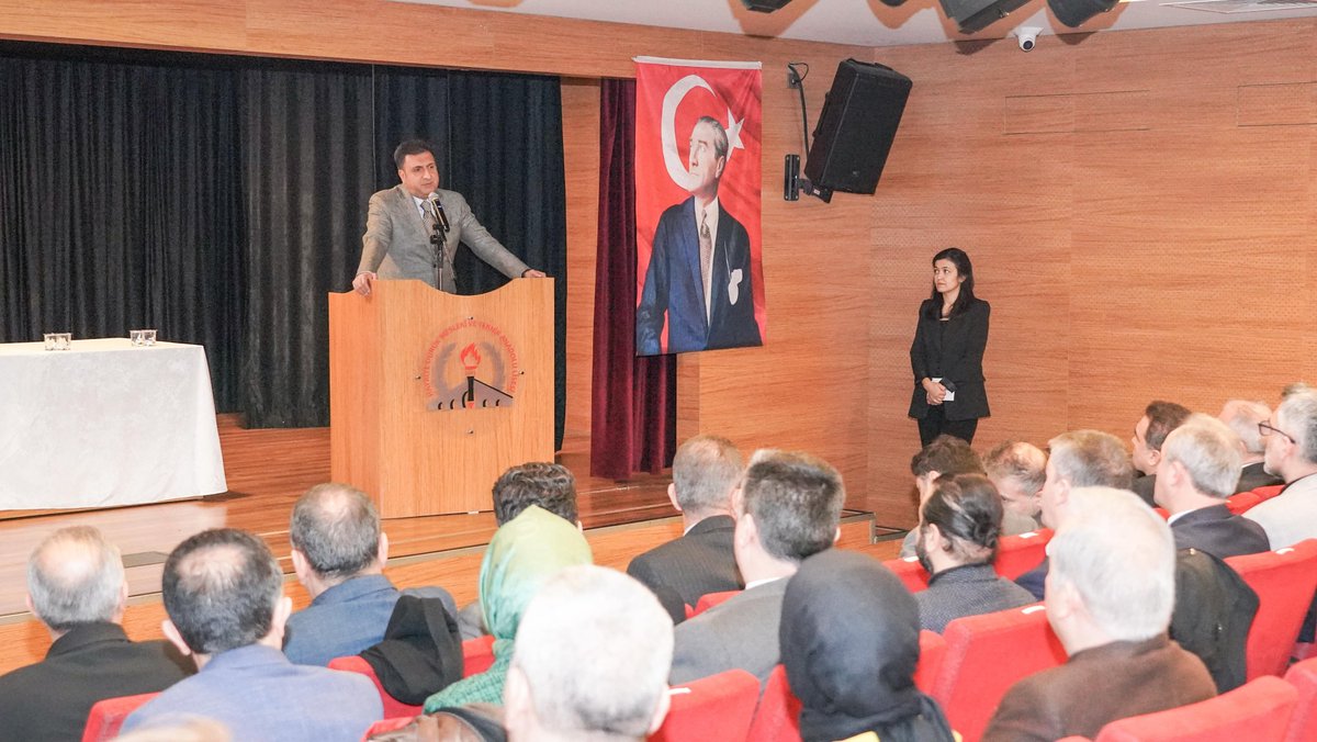 istanbulilmem's tweet photo. 🔹️ "PISA Bilgilendirme Toplantısı" İl Millî Eğitim Müdürümüz Murat Mücahit Yentür'ün başkanlığında, eğitim yöneticileri ve öğretmenlerimizin katılımlarıyla Büyükçekmece Hayriye Duruk Kız Mesleki ve Teknik Anadolu Lisesi’nde gerçekleştirildi.

@tcmeb @Yusuf__Tekin 
@MucahitYentur