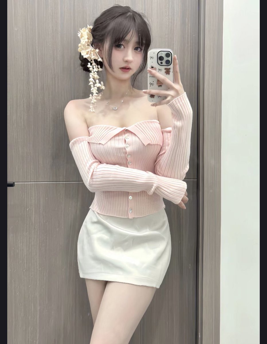 nini89897's tweet photo. 一对二每次玩完都浑身疼 https://t.co/wRkQMqscuL