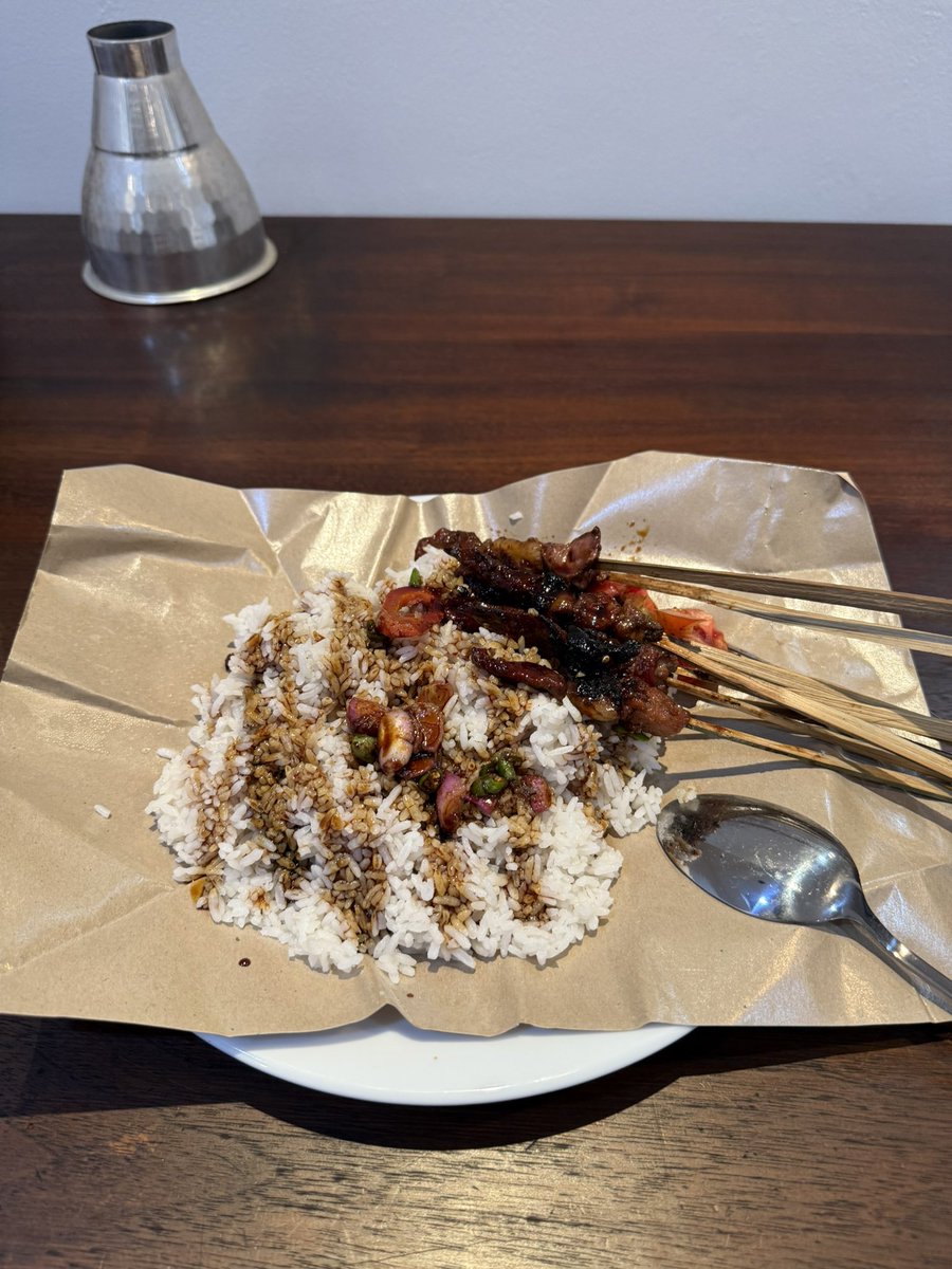 agusgnawan_'s tweet photo. Unofficially first meal... Setelah angkut2 dan beberes...

Taste like heaven! https://t.co/2AaN1ApktV