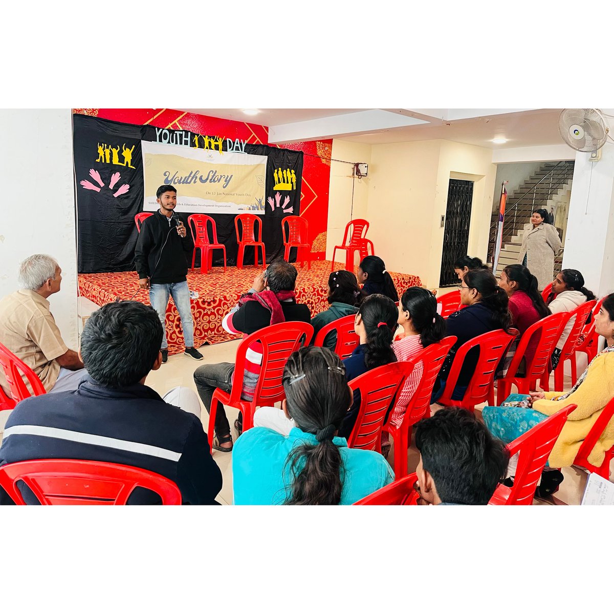 ShedoTimarni's tweet photo. Youth Story: “Learning from Each Other’s Journeys”

On this National Youth Day, #CYF members shared stories of change through their efforts and social experiments. A panel discussion with Rajendra Upadhyay Sir, Upendra Gadre Ji, Sunil Ivne Ji, and Sheetal explored where youth
1/3 https://t.co/fvwmfYu9Zx