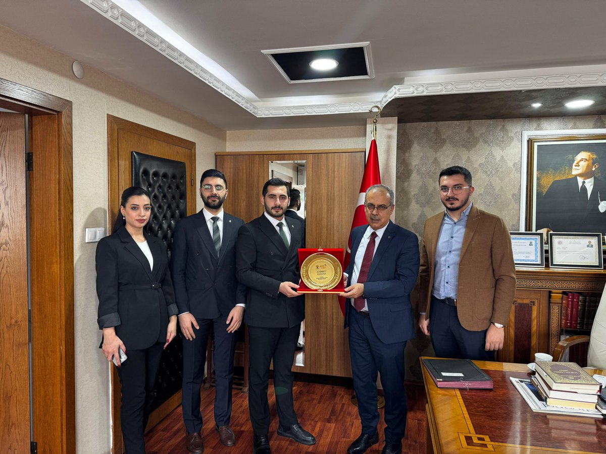 akcankayagenc's tweet photo. Gençlik Kolları Başkanımız Muhammed DUMAN ile birlikte, Çankaya Müftüsü Sn. Mustafa BAYTAR’ı  ziyaret ettik.

Gösterdiği ilgi ve misafirperverlik için Müftümüze teşekkür ederiz. https://t.co/BQvPhFZv6M