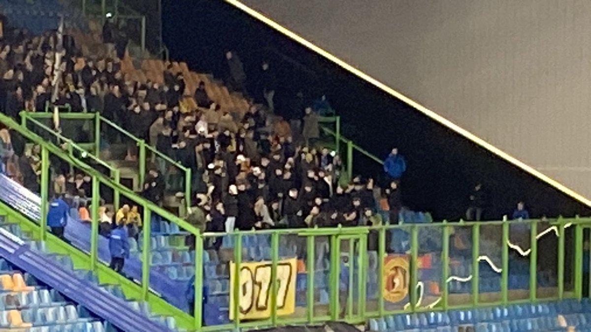 fanclubvvv's tweet photo. Na het feestje in Arnhem met maar liefst 300 supporters is de volgende #awayday op maandag 27-01 als we op bezoek gaan bij Jong PSV.
Tickets zijn al online te koop of anders vrijdag in de fanshop als jullie naar VVV-Telstar gaan.
Allemaol nao de Herdgang! https://t.co/UnhE7GaKQv