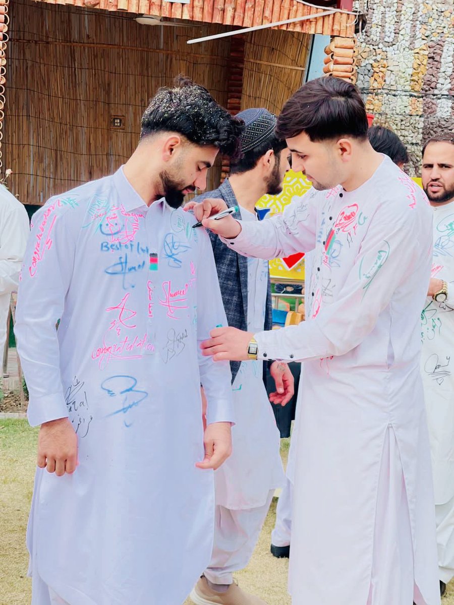 Signature day🖋️
End of BBA Faculty( Bachelor).✨❣️
Unforgettable moment with lovely friends and Classmates.
It's not goodbye, it's see you later. Closing this chapter with a heart full of memories.
#signatureday 
#classmates