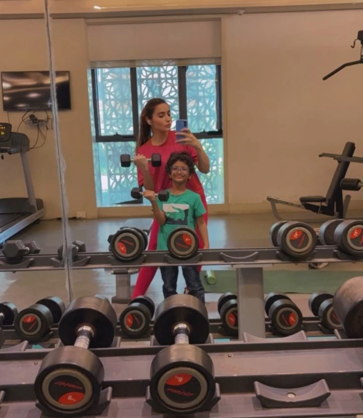 Mikael be like Gym bhi mai chala jaat hu... Aap bas biryani aur keema khao...😭🤣🙏🏻

Mehz <a href="/munawar0018/">munawar faruqui</a> ko bhi gym karwao...🥰

#MunawarFaruqui