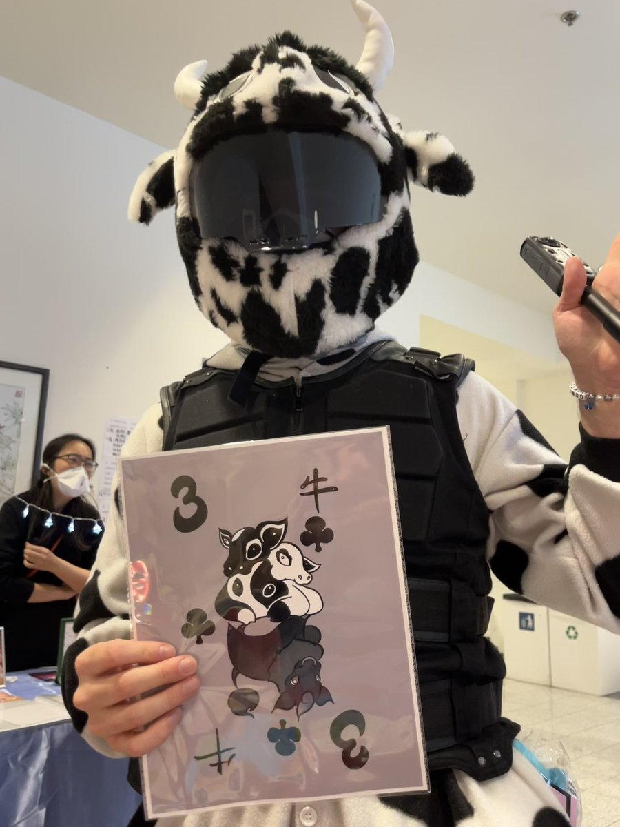 ShiftyStory's tweet photo. My art goal for 2025 is to find more people dressed like my art + ACTUALLY POST my art here instead of just lurking 

#animefiesta2025 #cowart #artistalley #ArtistOnTwitter https://t.co/fMes4ltTW3