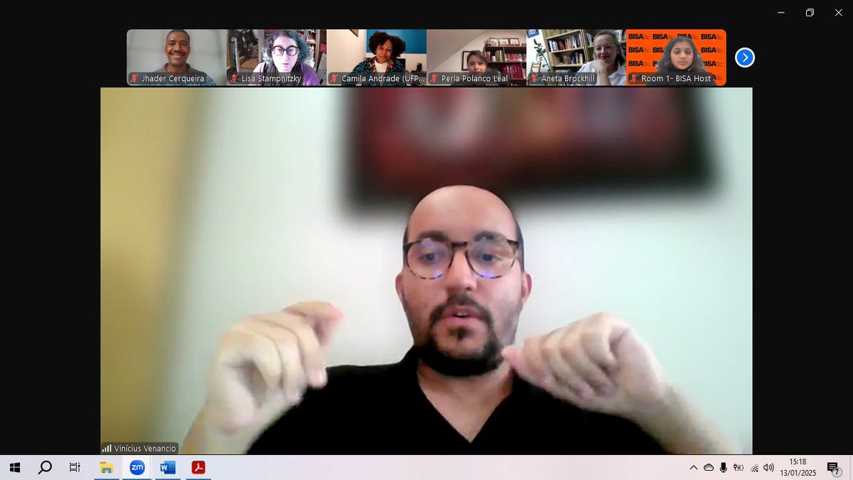 venanciovinii's tweet photo. Ontem foi um dia bonito. Tive a honra de apresentar um trabalho na #VirtualBISA com o querido @jhadercerqueira, falando sobre trabalho coletivo de traduções em raça e RI no @lacriunb e vi meu querido e brilhante amigo Miguel Filho se tornar doutor! A vida presta! https://t.co/eLufdYC4sS