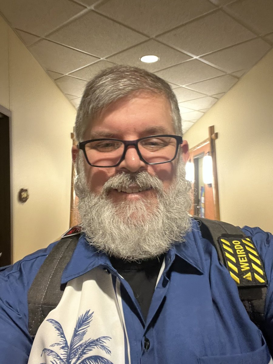 rfornal's tweet image. &lt;#CodeMash2025&gt; Day One
Enjoying the conversations with various attendees, some I know and many I’m meeting for the first time. Now I’m in a working session (preCompiler) for GitHub!