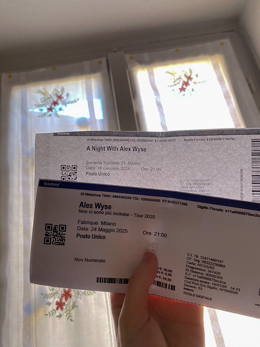 E che , non te la fai una seconda data ?
Ci vediamo a Maggio Rockstar , per perdere la voce assieme 🤍
#alexwyse <a href="/imalexwyse/">Alex Wyse🌷🌞🪸❤️‍🔥</a>