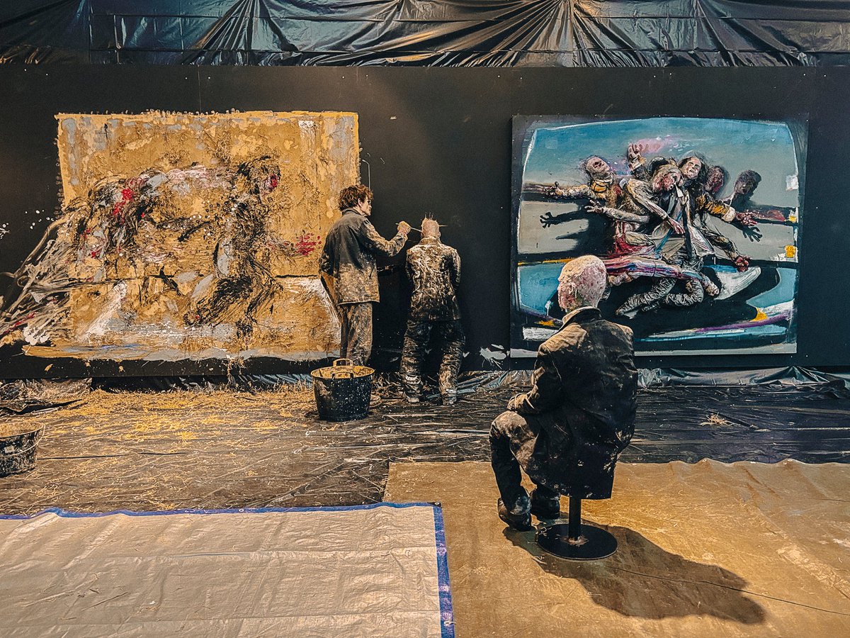 [ LA VIE AU CCN ] Le peintre-sculpteur-performeur Olivier de Sagazan en plein montage de son exposition. Des œuvres spécialement créées pour l'occasion dans son atelier de Saint-Nazaire mais aussi sur place ! Du 16.01 au 22.02. Vernissage : 15.01 à 18h ➜ tccnamur.be/programme/a_20…