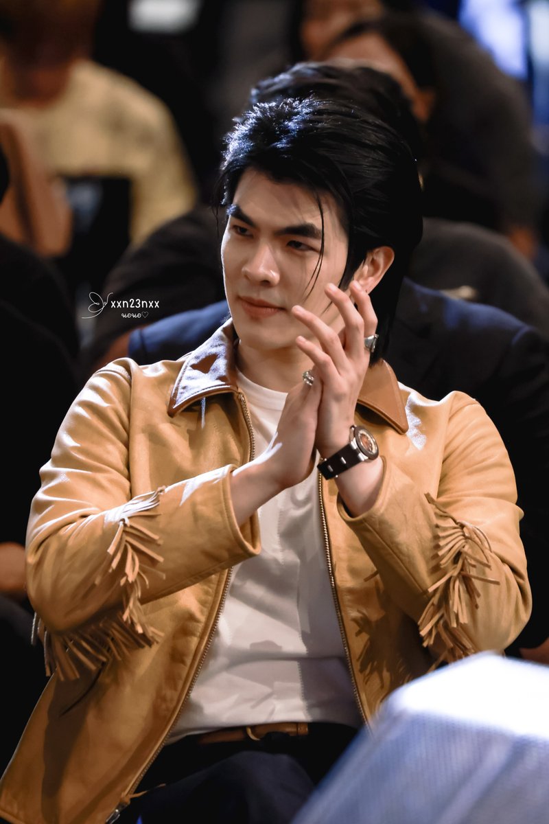 ลุคคนหล่อที่สุดวันนี้

<a href="/milephakphum/">mile phakphum</a>
#MilePhakphum 
#บุปผาราตรีมาลีรัตติกาล 
#PressConบุปผาราตรีมาลีรัตติกาล