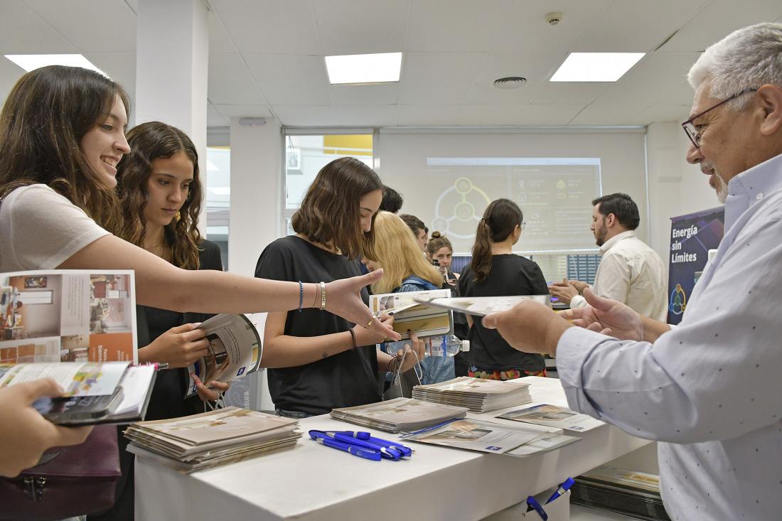 Un #recap de lo que vivimos en la 2° edición de la Feria de Diseño y Construcción de Espacios en <a href="/udepalermo/">Universidad de Palermo</a> 👷‍♂️🏗️🧱
¡Gracias a <a href="/patagoniafASU/">Patagonia Flooring</a> <a href="/durlockoficial/">Durlock® Oficial</a> Picast, Cetol, <a href="/InterieurForma/">INTERIEUR FORMA SA</a> y Wagg Estudio y todas las empresas por presentar sus productos y últimas novedades!