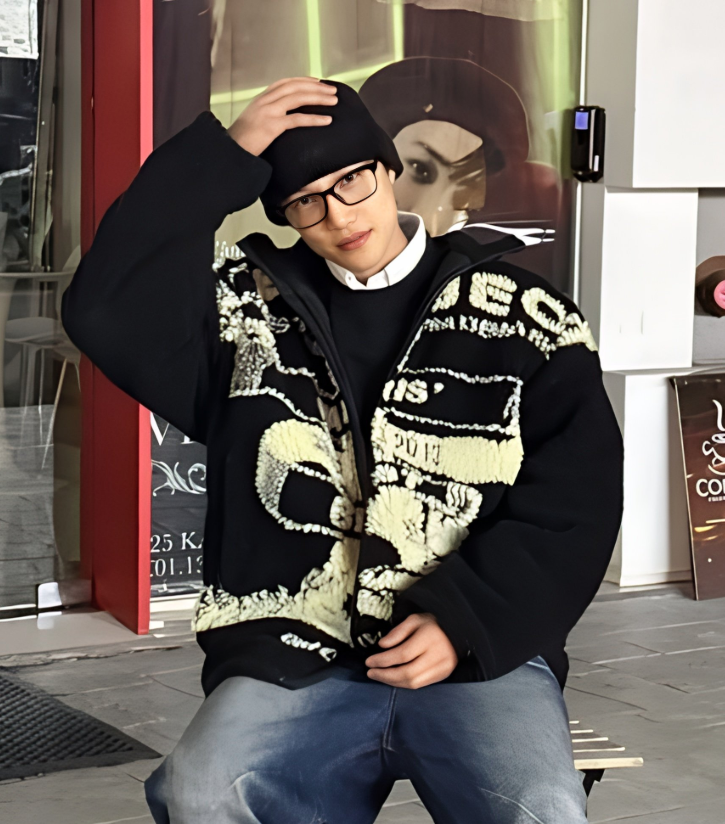 AboutMusicYT's tweet photo. EXO's Kai shares a new photo celebrating his birthday. https://t.co/mZAHh7Obcy