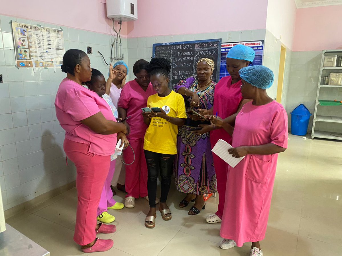 SFemmes90389's tweet photo. @MakokiYaMwasi @CentreOdas @awdf01 @CodyfaRdc2020 @amplifyfund @SAAFfund Les sages-femmes de la Clinique NGALIEMA découvrent l'application Tantinemarthe avec Mlle Olga d'IJEFA et la Directrice Exécutive de la SCOSAF Mme Mélanie KANAMA. L'avortement autogéré est un soin de santé https://t.co/ICTG8h9S2W