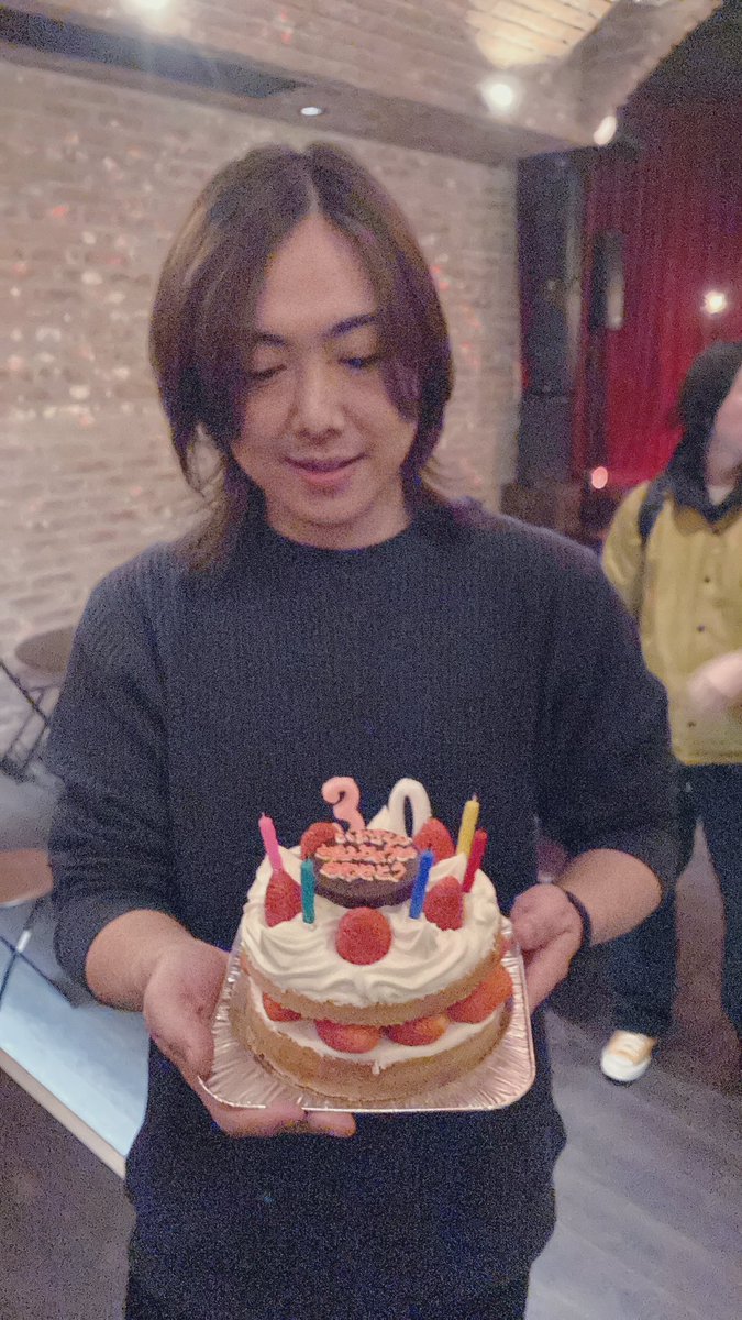 トップビートクラブの若きホープ、イブキくんのお誕生日パーティーにお邪魔しました！

眞鍋さん、ビートりょうさん、ワタルくん、イブキくんの4人セッションは劇列豪華でした！

イブキくんおめでとう！そしていつもありがとう！
素晴らしい30代を謳歌して下さい！