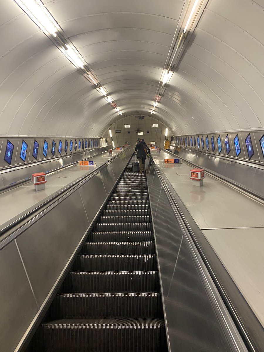 Can’t help Jam songs (soundtrack of my youth) running through my head every time l visit London 🎶 #Down in the Tube Station #Going Underground #In the City ❤️