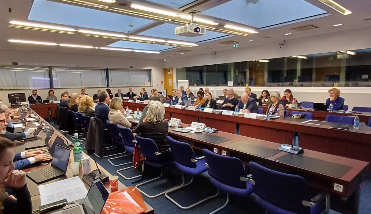 Big step for EU health security today, with first meeting of the new Advisory Committee on Public Health Emergencies. 44 experts from diverse fields will help the EU assess and respond to health crises.
🔗europa.eu/!PgR9GW
#HealthUnion