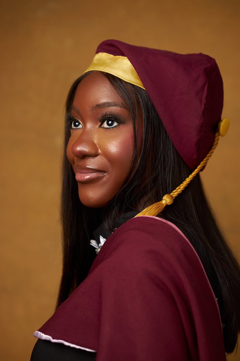 AsakeOwon's tweet photo. SEE WHAT THE LORD HAS DONE!✅🤭❤️
ADÉDỌLÁPỌ̀ ALÁTUNṢE.👩‍🎓

INDEED, God is mindful of you girl!🤭

This dream seemed impossible! Thank you Jesus for ordering my steps. Congratulations, Adédọlápọ̀.🎉❤️
B.A Linguistics
Second class (upper division)
#UNILAG2024Convocation https://t.co/tEHQElfwHp