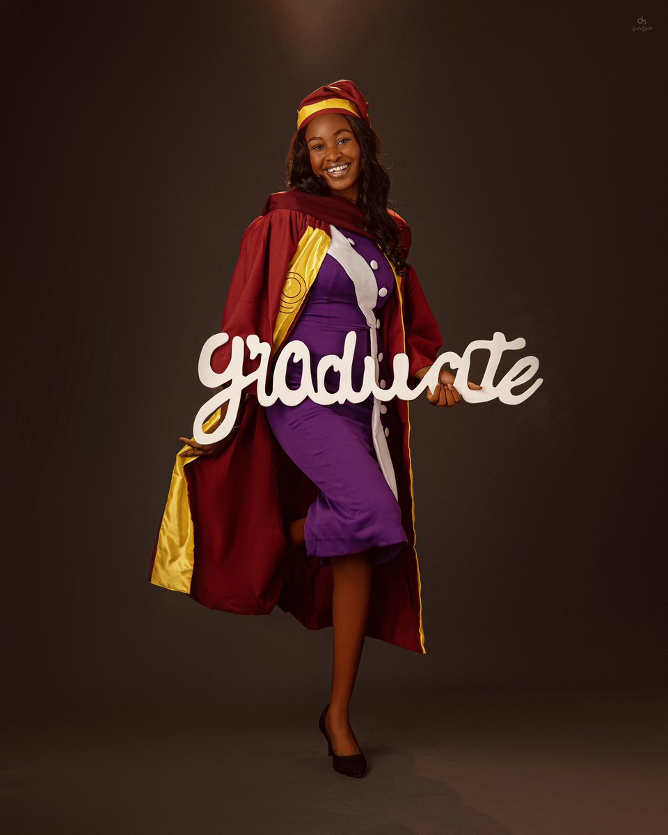 oyindaaaa's tweet photo. MERCY started me, MERCY sustained me, MERCY has finished me!🥹

Arikawe Oyindamola, 
First Class Honours,🎓
Best graduating student in Advertising,✨
Second best graduating student,🤭
Department of Mass Communication, 
University of Lagos.

The summary is GOD DID!❤️🥹 https://t.co/2G5Y9XJjTo