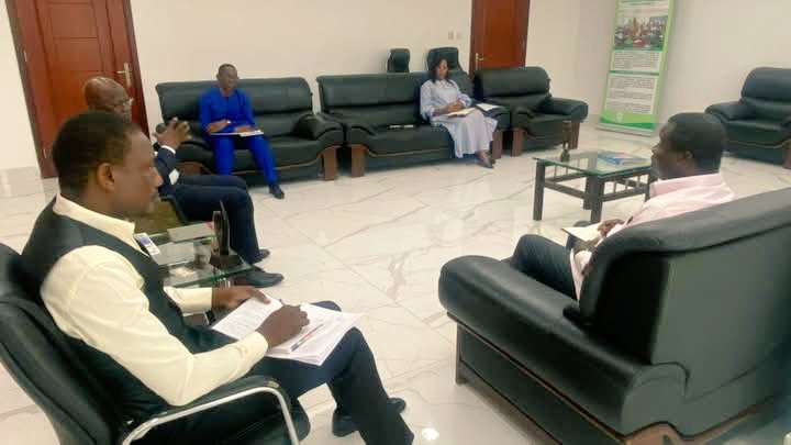 C'est avec  d'émotion que j'ai reçu à mon Cabinet, le 07 01 25, Mr Antoine Augustin, Ministre de l'Education Nationale et de la Formation Professionnelle de la <a href="/PrimatureHT/">Primature de la République d’Haïti</a>. Il a salué la dynamique éducative que connait le Bénin depuis 2016.
#KYC