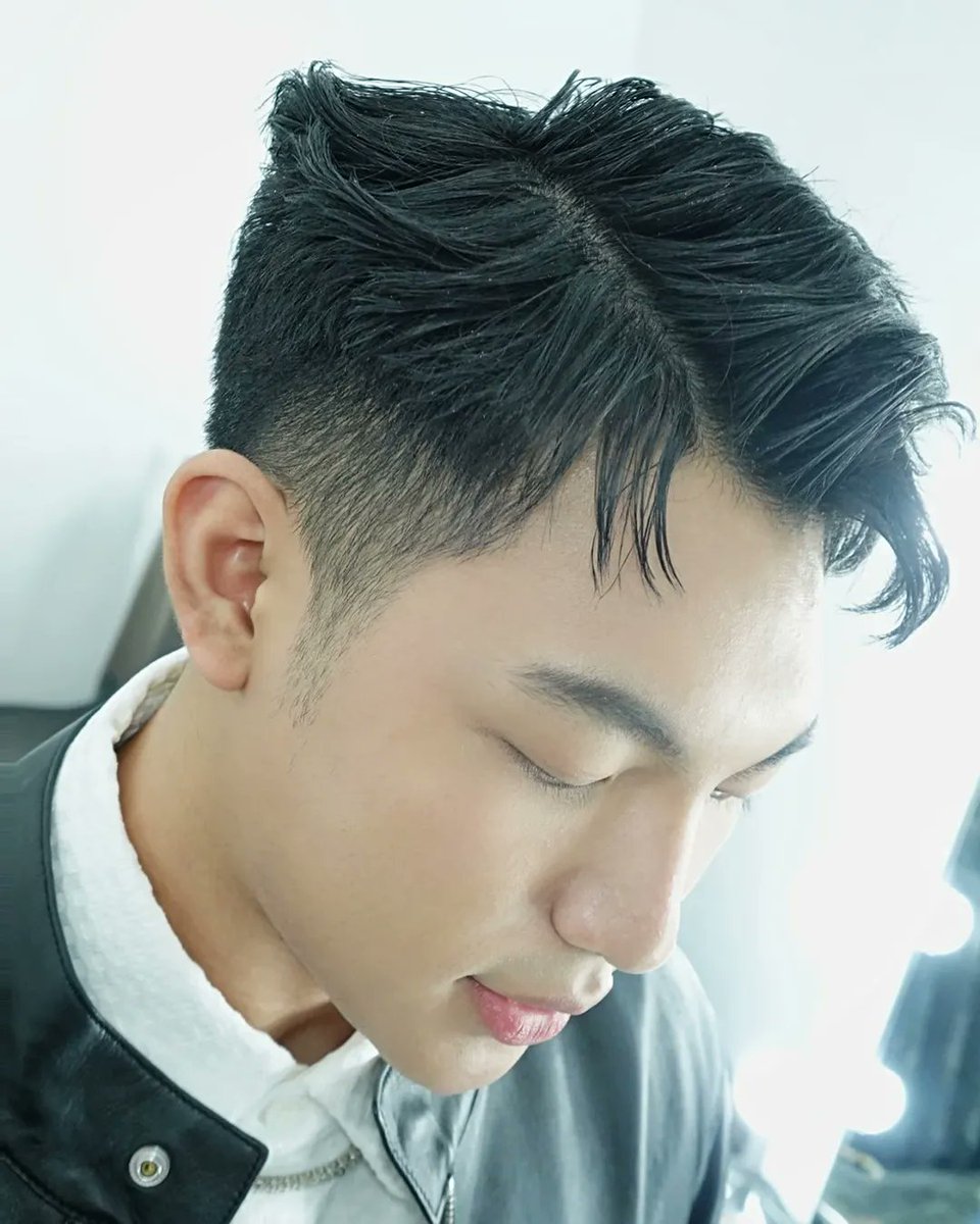 Bagay na bagay ang new hairstyle!! Super pogi ng aming oppa Darren!! 🔥🥰✨

#DARREN <a href="/Espanto2001/">Darren</a>

📷 Mycke Arcano